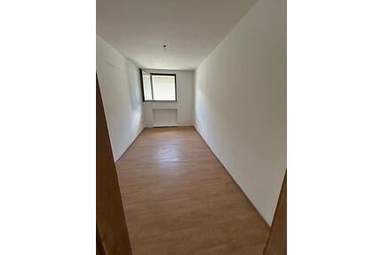 3 ZKB Wohnung zu vermieten - 680,00&nbsp;EUR Kaltmiete, ca.&nbsp; 89,00&nbsp;m&sup2; in Raubach (PLZ: 56316)
