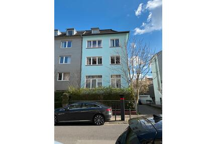 3-ZIMMER-ALTBAUWOHNUNG MIT 2 SONNENBALKONEN IM HERZEN VON KÖLN