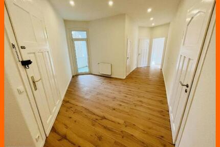 großzügige 4 Raum Wohnung mit 2 Balkonen & modernen Bad mit Wanne! - Gera