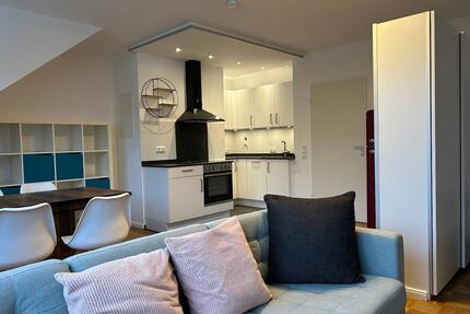 Tolle, voll möblierte DG-Wohnung mit Aufzug u. Balkon - Aachen Aachen-Mitte