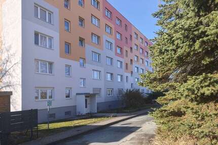 Wohnung zum Mieten in Zeitz 187,00 € 33.34 m²