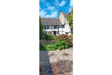 Haus zu vermieten in Mönchengladbach, wohnen im Fachwerkhaus