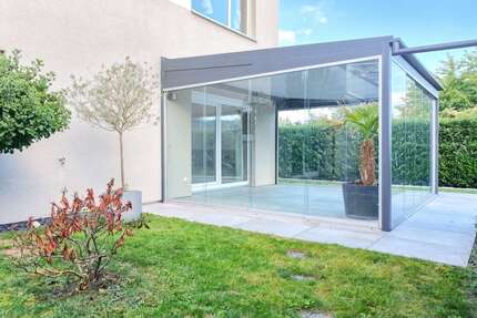 Haus zum Mieten in Urbach 2.500,00 € 198 m²