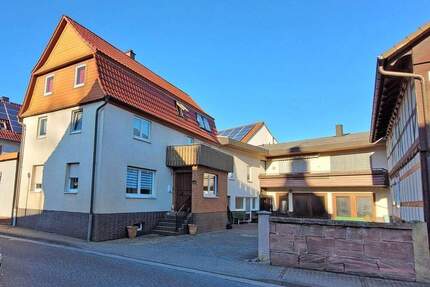 EHEMALIGE SCHREINEREI, IDEAL FÜR HANDWERKER!!! Gebäudekomplex mit 2 Wohnungen und Garagen - Philippsthal Heimboldshausen