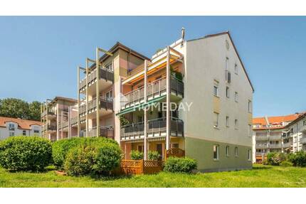 Wohnen mit Gartenkomfort - Charmante 3-Zimmer-Erdgeschosswohnung mit Terrasse und Garage - Teltow