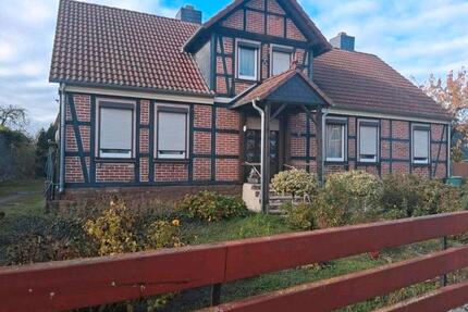 Einfamilienhaus - 57.000,00&nbsp;EUR Kaufpreis, ca.&nbsp; 162,00&nbsp;m&sup2; in Calvörde (PLZ: 39359) Wegenstedt