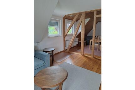 2,5-Zi Dachgeschosswohnung (teilmöbiliert) - Leonberg