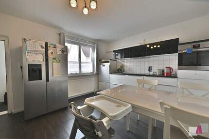 Wohnen in der beliebten Gartenstadt von Weil am Rhein. Gepflegtes RH mit Garten.