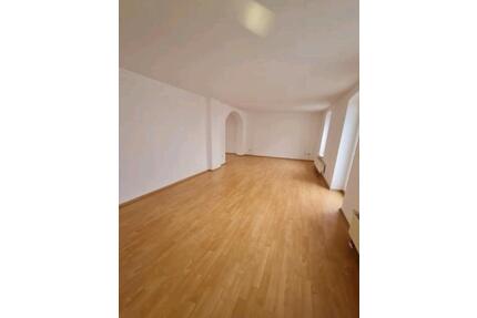 4 Raum Wohnung - 1.100,00&nbsp;EUR Kaltmiete, ca.&nbsp; 110,00&nbsp;m&sup2; in Gera (PLZ: 07546) Alt-Bieblach