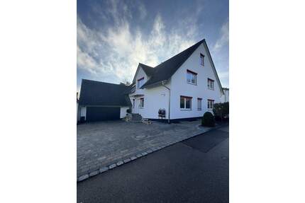 Zwei Wohneinheiten, ein Lebensgefühl - Ruhiges Haus mit Garten - Dillingen Schretzheim