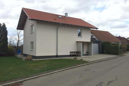 Haus mit großem Garten - 1.100,00&nbsp;EUR Kaltmiete, ca.&nbsp; 105,00&nbsp;m&sup2; in Stetten am kalten Markt (PLZ: 72510)