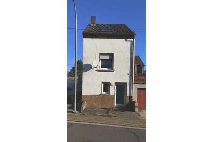 Haus zum Kaufen in Überherrn 85.000,00 € 74 m²