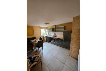 Möblierte helle 75m2 Wohnung mit Garten in Heidenheim an der Bren - Heidenheim an der Brenz