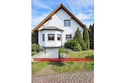 Geräumiges EFH mit Doppelgarage, Keller und Terrasse bei Gera-Aga