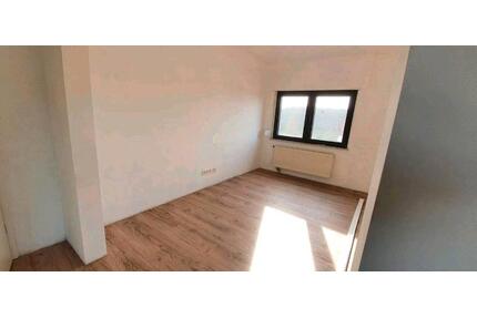 Helle Wohnung zu vermieten - 650,00&nbsp;EUR Kaltmiete, ca.&nbsp; 90,00&nbsp;m&sup2; in Battweiler (PLZ: 66484)