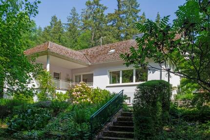 Trier-Feyen - Großzügiges freistehendes Wohnhaus in individueller Lage mit viel Grün