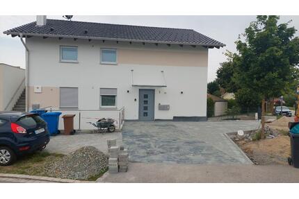 3-FamHaus EG Wohnung mit Balkon - Falkenfels