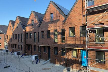 Willkommen in der Zukunft: Neubau-Reihenmittelhaus mit Einbauküche als Erstbezug in beliebter Lage! - Edewecht