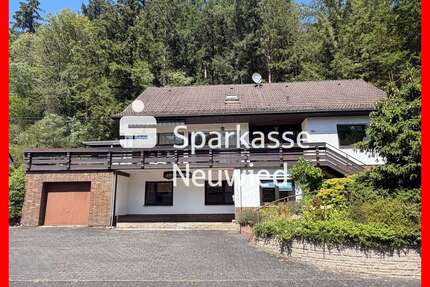 Haus zum Kaufen in Niederbreitbach 298.000,00 € 297 m²