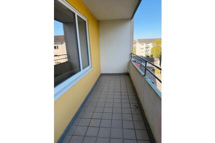 Großzügige 3 Zimmer Wohnung - 1.200,00&nbsp;EUR Kaltmiete, ca.&nbsp; 88,00&nbsp;m&sup2; in Trappenkamp (PLZ: 24610)