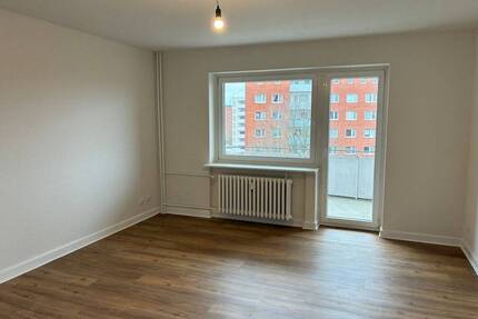 3-Raumwohnung mit Aussicht! - 665,00&nbsp;EUR Kaltmiete, ca.&nbsp; 73,50&nbsp;m&sup2;&nbsp;Wohnfl&auml;che in Kiel (PLZ: 24149) Neumühlen-Dietrichsdorf