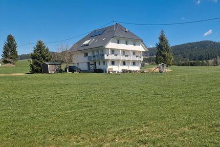 Idyllische TRAUMWOHNUNG und doch verkehrsgünstig gelegen - Hinterzarten