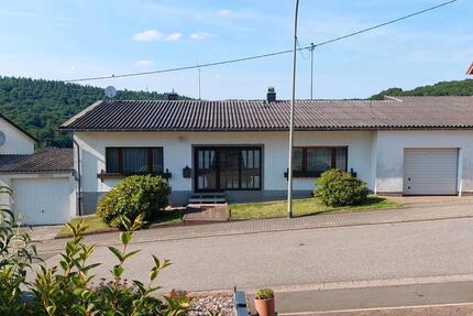 Einfamilienhaus in Münchwies - 155.000,00&nbsp;EUR Kaufpreis, ca.&nbsp; 94,00&nbsp;m&sup2; in Neunkirchen (PLZ: 66540) Heinitz