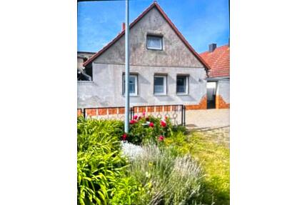 Reihenhaus - 75.000,00&nbsp;EUR Kaufpreis, ca.&nbsp; 140,00&nbsp;m&sup2; in Aschersleben (PLZ: 06449)