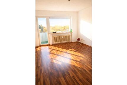 Ruhige helle Wohnung mit Balkon & Stellplatz am Wald - Neu-Isenburg