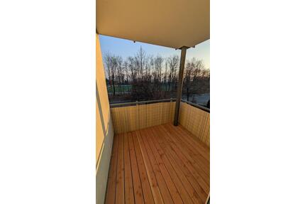 Wohnfühlen am Waldrand: Erstbezug nach Sanierung mit Südbalkon & neuer Küche - Weimar Lützendorf