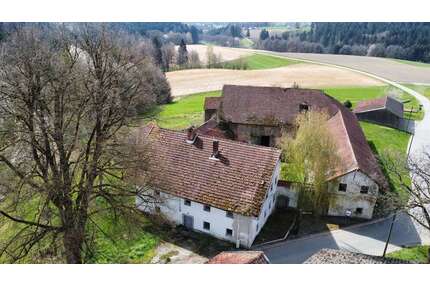 Haus zum Kaufen in Tittling 209.000,00 € 243 m²