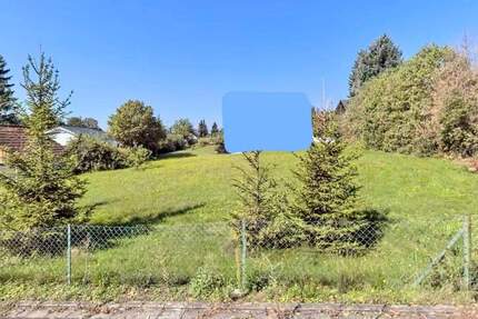 Grundstück in ruhiger Lage, 990 m² in Uehlfeld. Ihr zukünftiges Wohnparadies für die Familie !