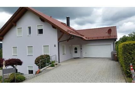 Schöne OG-Wohnung, Kachelofen, 110 qm in Waldmünchen zu vermieten