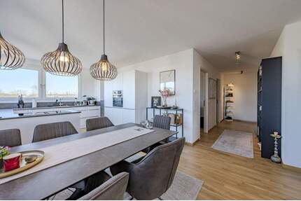 Ein besonderes Schmuckstück: 4-Zimmer-Wohnung mit Blick über die Dächer - Bietigheim-Bissingen