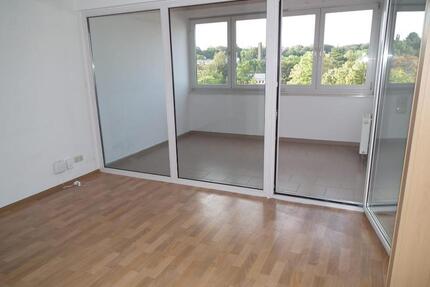 1 Zimmer Appartmant mit Eibauküche und Loggia - Chemnitz Helbersdorf