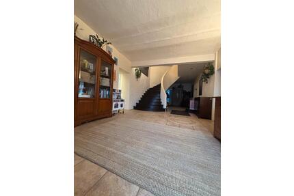 Wohnhaus auf 260 qm + großzügigem Garten und Baugrundstück - Monzelfeld