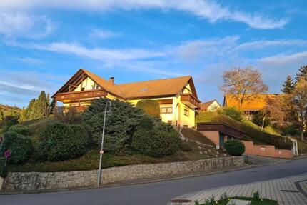 Freistehendes Zweifamilienhaus mit traumhaften Ausblick in Auggen