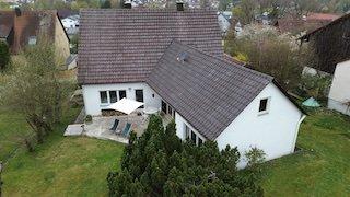 Haus in wunderschöner Hanglage mit Ausblick - Langenbach