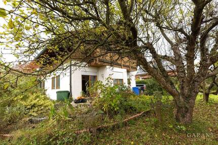 Attraktives Einfamilienhaus mit zwei Wohneinheiten in ruhiger Randlage - Osterhofen Altenmarkt