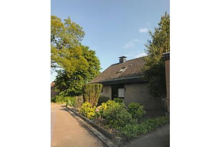 Gepflegtes Einfamilienhaus mit großem Garten – RESERVIERT - - Bad Bentheim