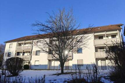 gut geschnittene 2-Zimmer-Wohnung mit Kfz-Stellplatz in idealer Lage im Kurort Bad Birnbach