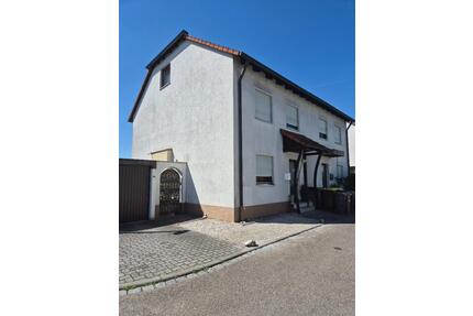 Doppelhaushälfte zu verkaufen - 450.000,00&nbsp;EUR Kaufpreis, ca.&nbsp; 140,00&nbsp;m&sup2; in Zirndorf (PLZ: 90513)