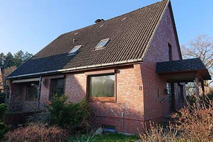 Modernisierungsbedürftiges Einfamilienhaus mit Einliegerwohnung in ruhiger Sackgassenlage - Mühlenbarbek
