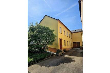 Einfamilienhaus mit Charme, Naturgarten und Scheune - Konz