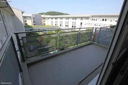 Bestlage! Tolle 2-Raum Wohnung mit Balkon, Aufzug & EBK in Untermhaus direkt am Küchengarten! - Gera