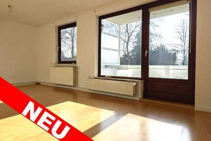 Besonderes Wohnkonzept - 2-Zimmer-Wohnung mit 1,5 Zimmern im DG, Balkon, Kamin und eigener Garten ! - Bremen / Lesum