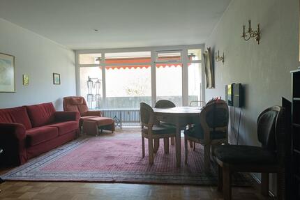 Lichtdurchflutete 4-Zimmer-Wohnung mit Loggia und Blick ins Grüne - Gröbenzell
