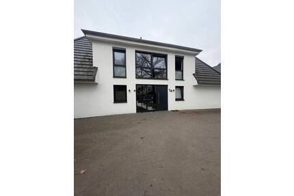 Geräumige 3-Zimmer-Wohnung mit Balkon und Carport in Stuhr-Bürstel