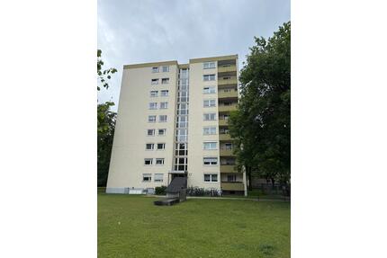 Wohnung mit Potenzial: 55 m², Aufzug & Tiefgaragenstellplatz - Augsburg Lechhausen