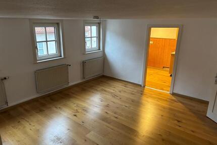 Schöne 6 Zimmer Wohnung im Zentrum von Bad Königshofen - Bad Königshofen im Grabfeld